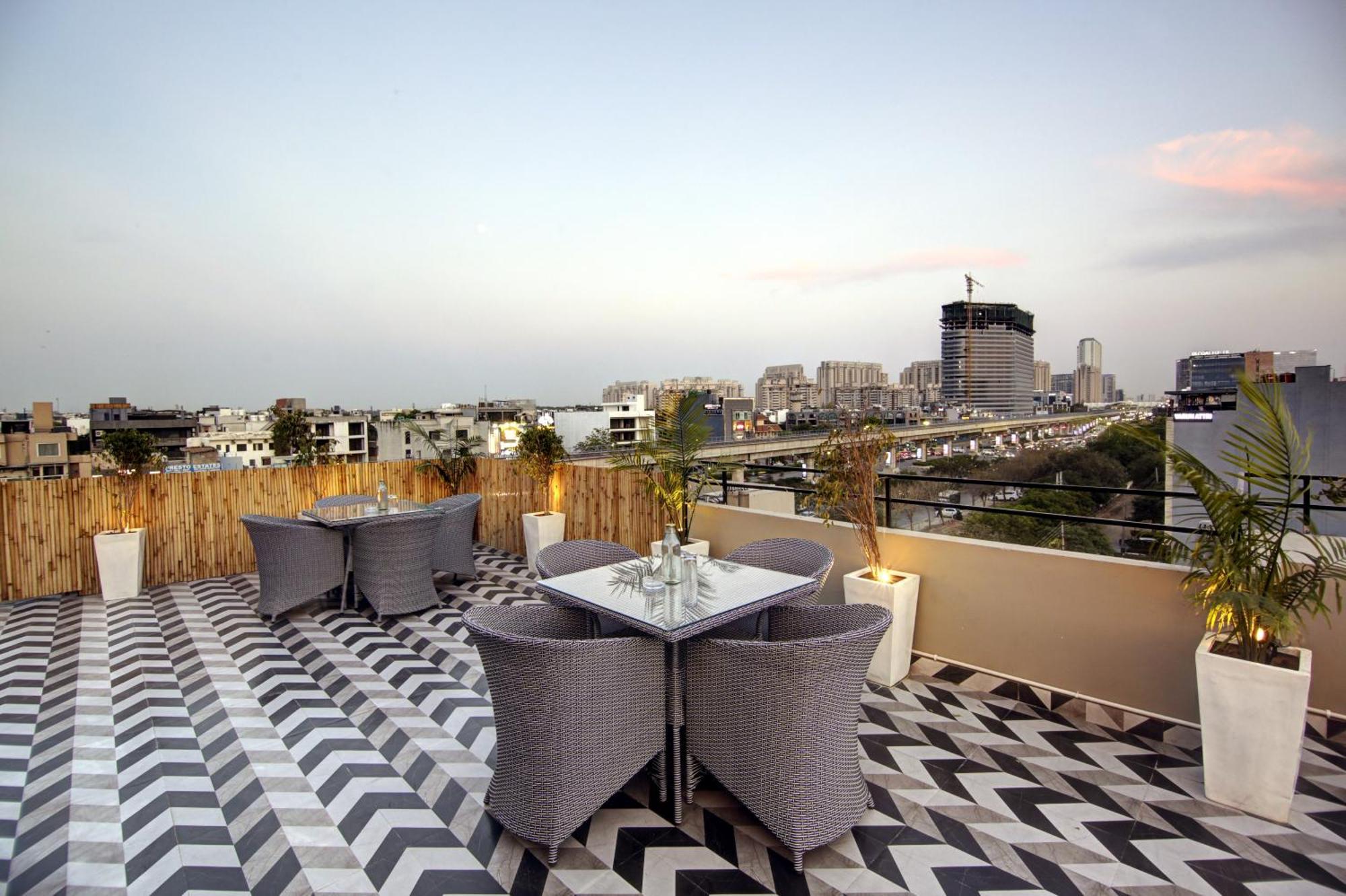 Saltstayz Select - Golf Course Road Gurgaon Bagian luar foto
