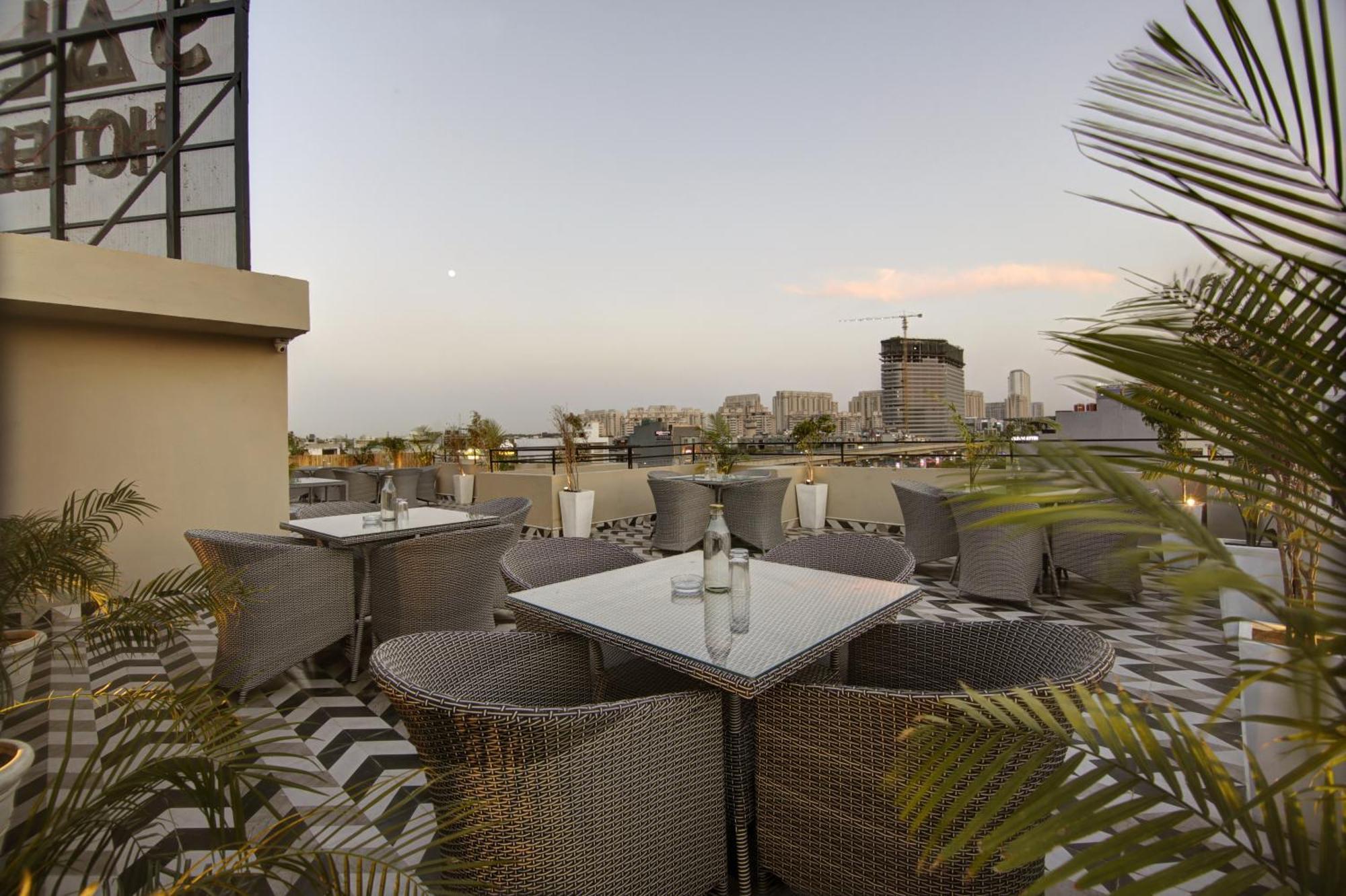 Saltstayz Select - Golf Course Road Gurgaon Bagian luar foto